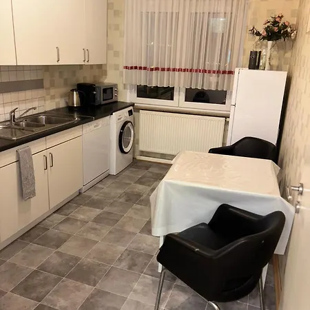 Komfortwohnung Mit Zwei Schlafzimmern In Barmen Apartment Wuppertal