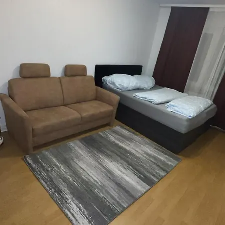 Komfortwohnung Mit Zwei Schlafzimmern In Barmen Apartment Wuppertal