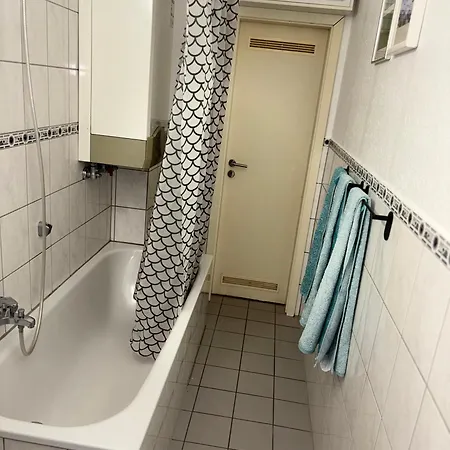 Komfortwohnung Mit Zwei Schlafzimmern In Barmen Apartment Wuppertal