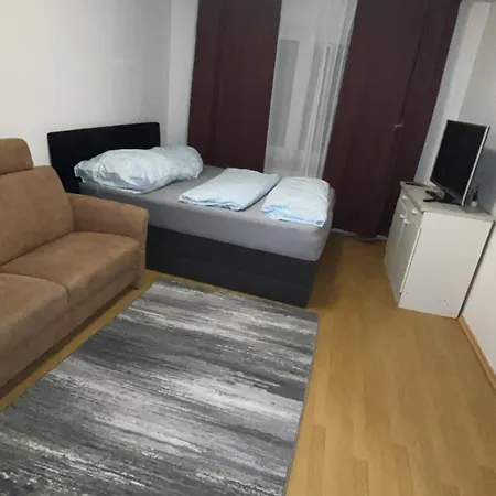 Komfortwohnung Mit Zwei Schlafzimmern In Barmen *