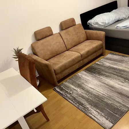 Komfortwohnung Mit Zwei Schlafzimmern In Barmen Apartment *