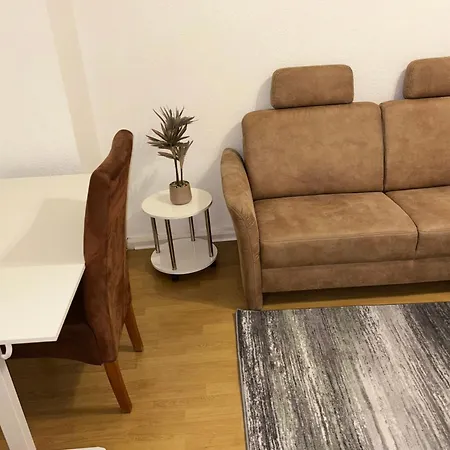 Komfortwohnung Mit Zwei Schlafzimmern In Barmen Apartment Wuppertal