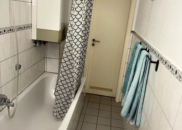 Komfortwohnung Mit Zwei Schlafzimmern In Barmen Apartment Wuppertal