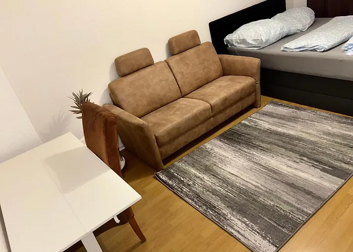 Komfortwohnung Mit Zwei Schlafzimmern In Barmen Apartment *