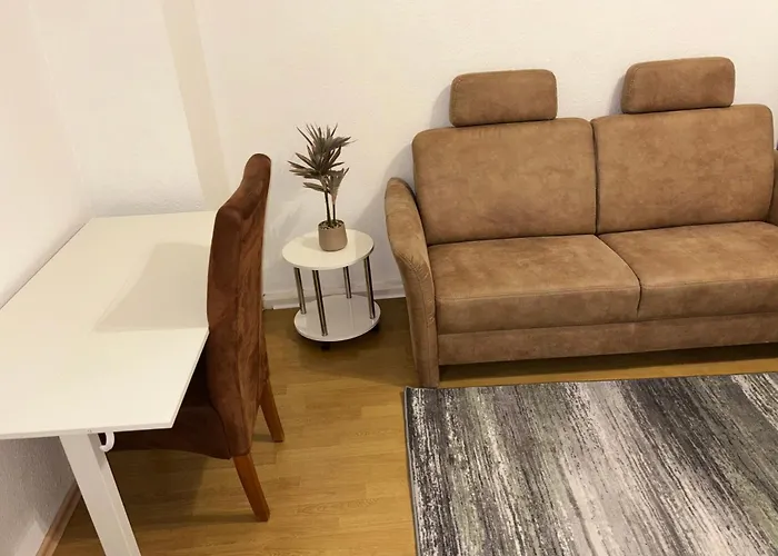 Komfortwohnung Mit Zwei Schlafzimmern In Barmen Apartment Wuppertal